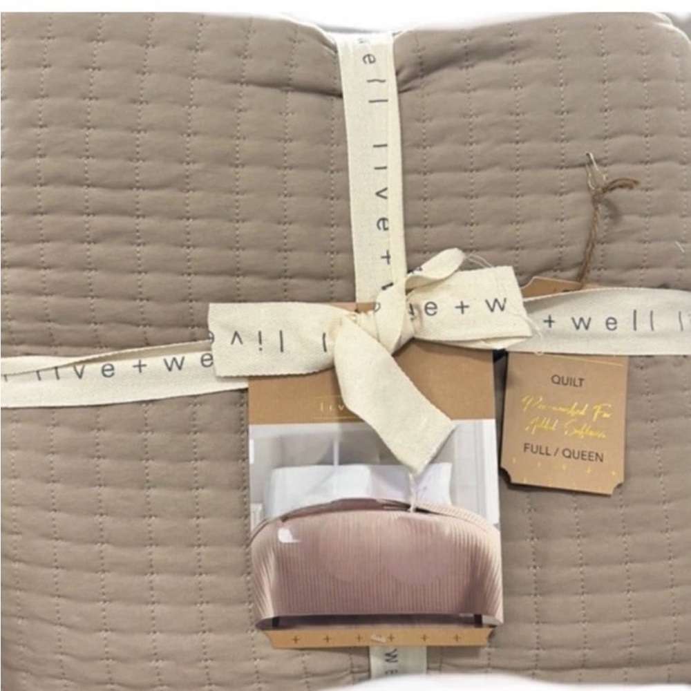 Live Well Full/Queen Brown Quilt 90”x90” New 100% Polyester